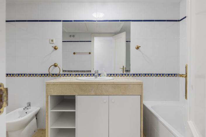 Image No.19-2 Bed Apartment for sale