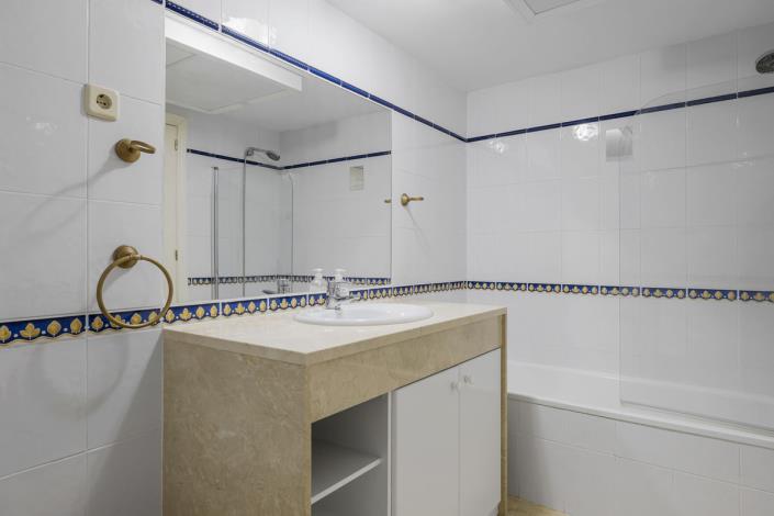 Image No.20-2 Bed Apartment for sale