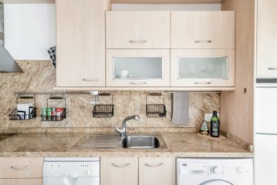 8-e64a9055bba3e77ac8aca3b893cdf826