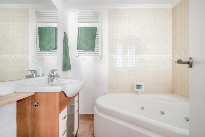 Image No.18-2 Bed Apartment for sale