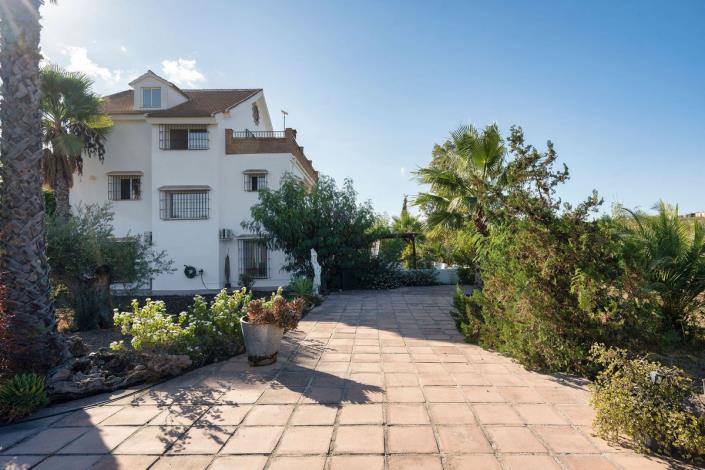 Image No.4-Villa de 4 chambres à vendre à Alhaurín de la Torre