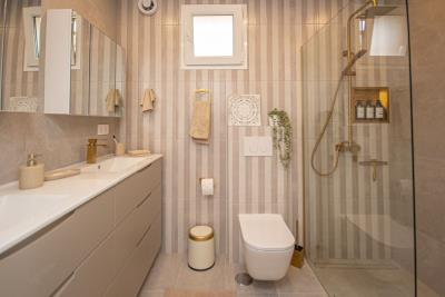 8-e64a9055bba3e77ac8aca3b893cdf826