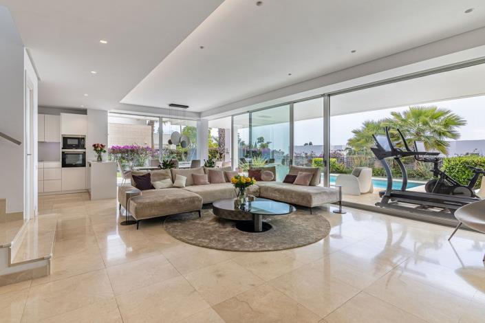 Image No.3-4 Bed Villa for sale