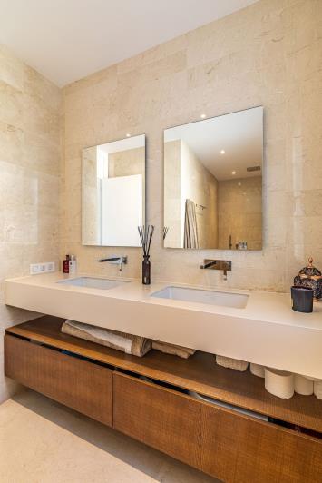 Image No.33-4 Bed Villa for sale