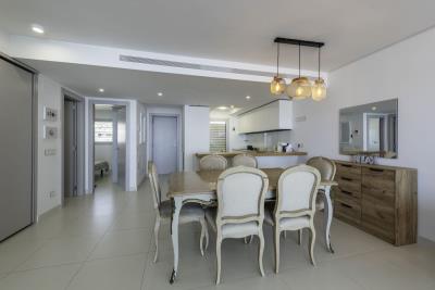 8-e64a9055bba3e77ac8aca3b893cdf826