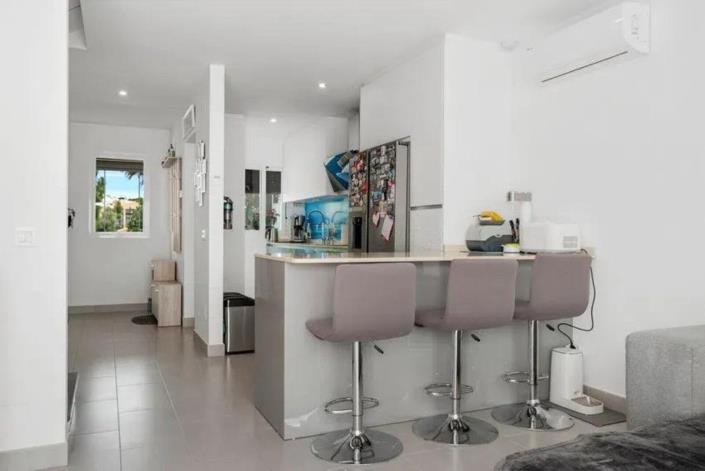 Image No.8-3 Bed Semi-Detached for sale