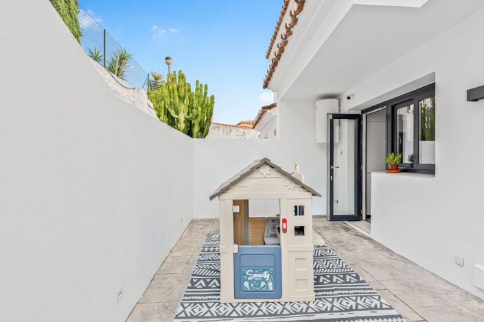 Image No.8-3 Bed Townhouse for sale