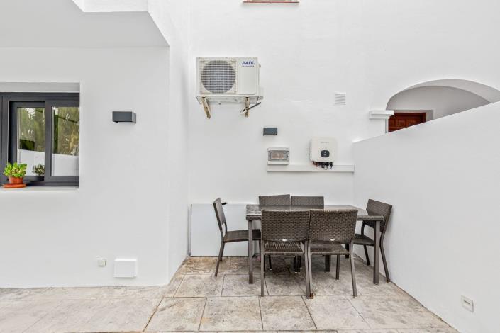 Image No.10-3 Bed Townhouse for sale