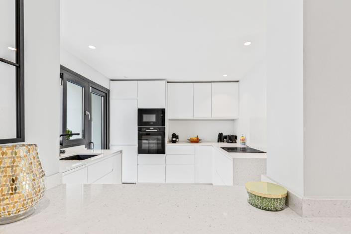 Image No.11-3 Bed Townhouse for sale