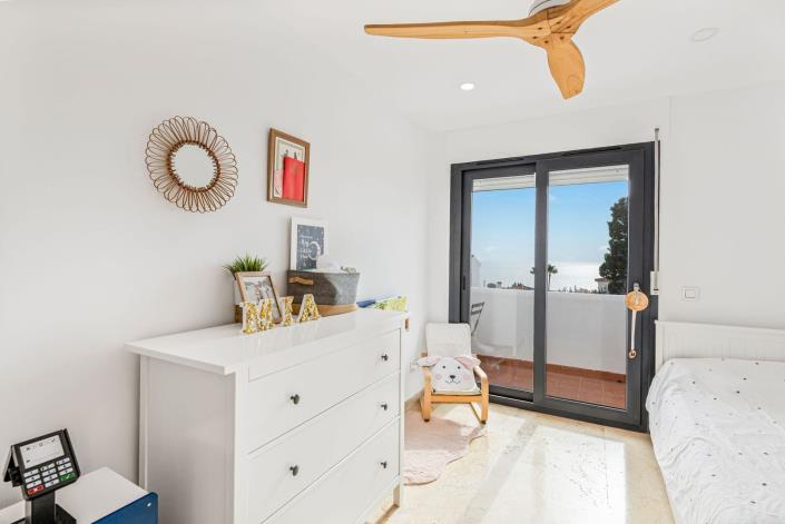 Image No.30-3 Bed Townhouse for sale