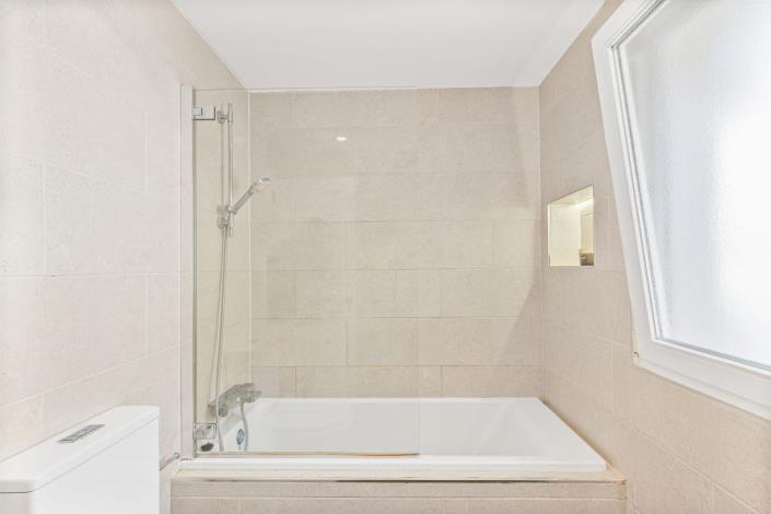 Image No.34-3 Bed Townhouse for sale