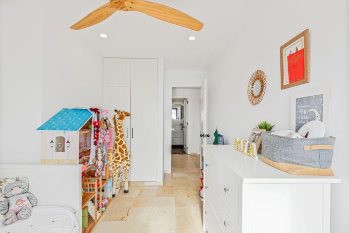 Image No.37-3 Bed Townhouse for sale