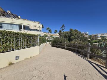 9-467d0cee5b725f3ef65f102a0c2e69c0