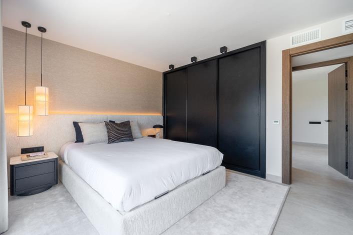 Image No.12-5 Bed Villa for sale