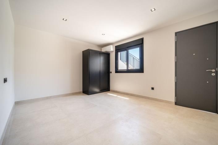 Image No.34-5 Bed Villa for sale