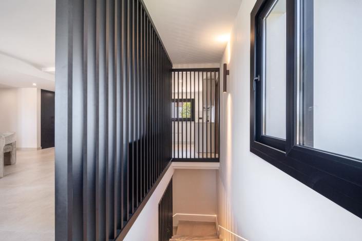 Image No.40-5 Bed Villa for sale