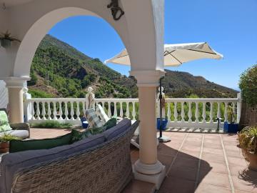 8-e64a9055bba3e77ac8aca3b893cdf826