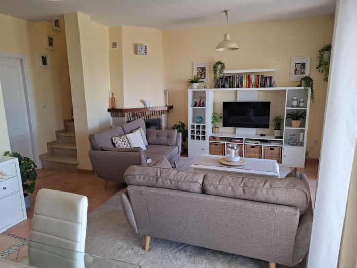 Image No.18-2 Bed Townhouse for sale