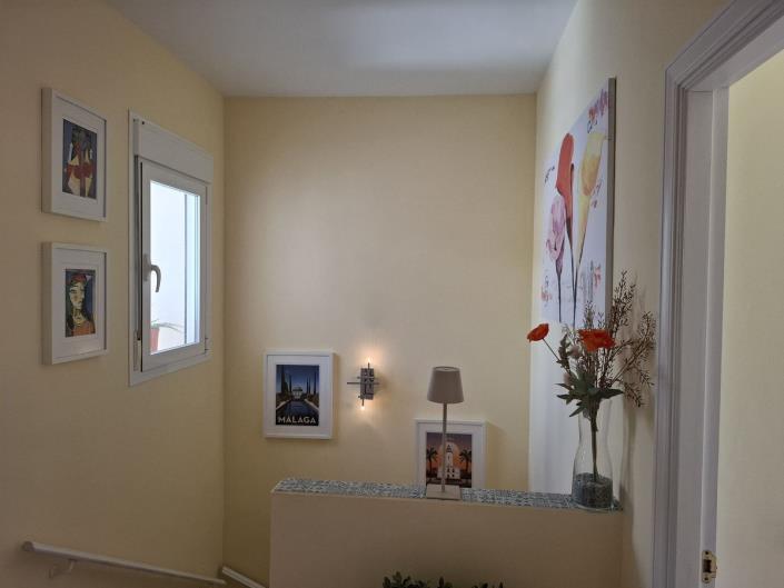 Image No.50-2 Bed Townhouse for sale