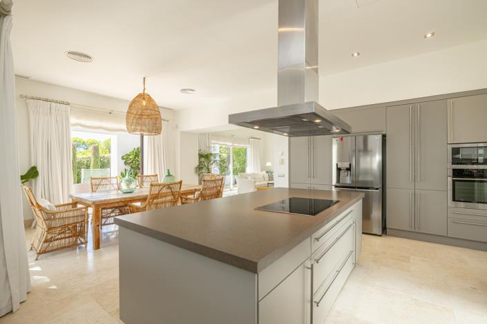 Image No.3-4 Bed Villa for sale