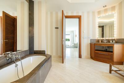 13-5fd73dea700db77384c091ca9818b1a9