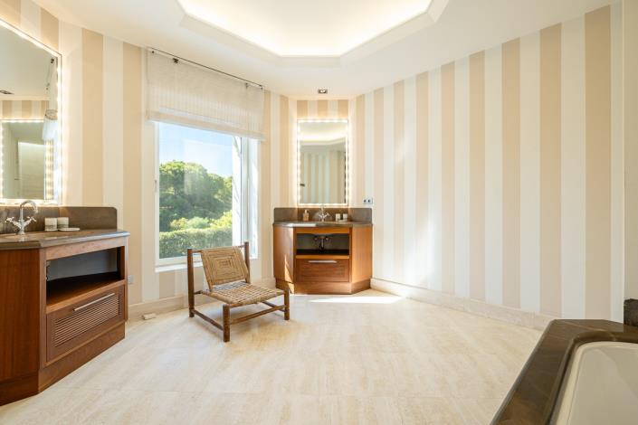 Image No.30-4 Bed Villa for sale