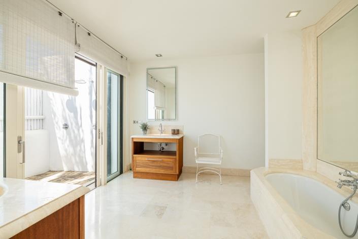 Image No.44-4 Bed Villa for sale