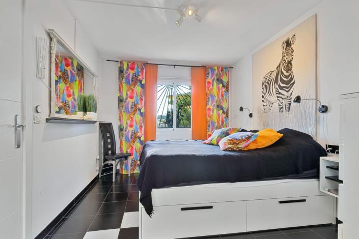 Image No.12-2 Bed Apartment for sale