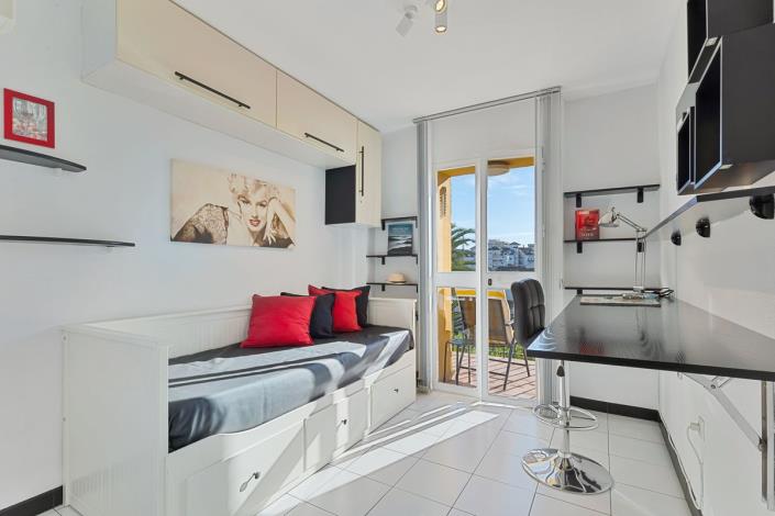 Image No.15-2 Bed Apartment for sale