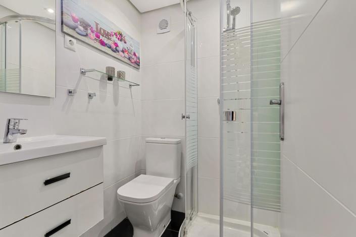 Image No.17-2 Bed Apartment for sale