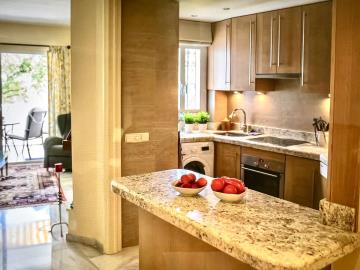 2-5bd7b9d04b45e33852eaf0ec6670150d