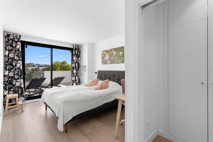 Image No.15-3 Bed Apartment for sale