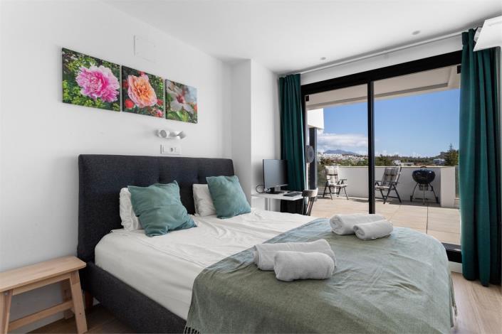 Image No.20-3 Bed Apartment for sale