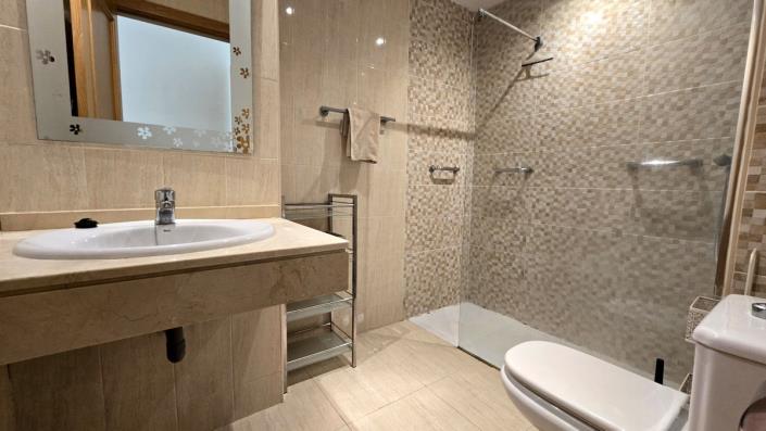 Image No.11-3 Bed Apartment for sale