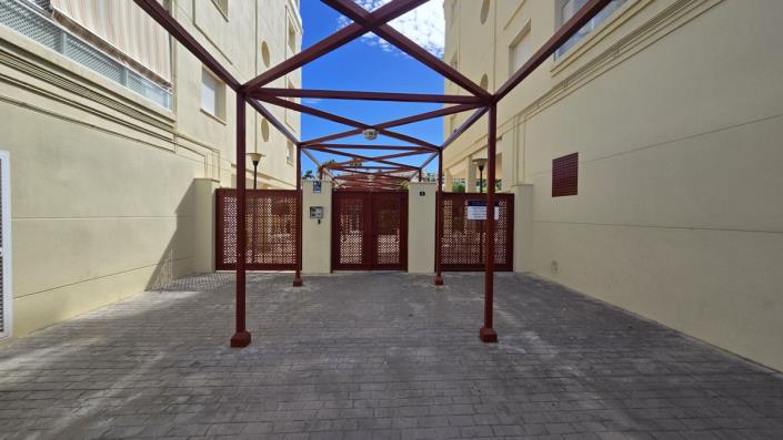 Image No.27-3 Bed Apartment for sale