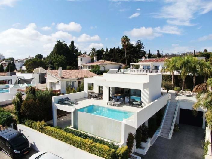 Image No.2-5 Bed Villa / Detached for sale