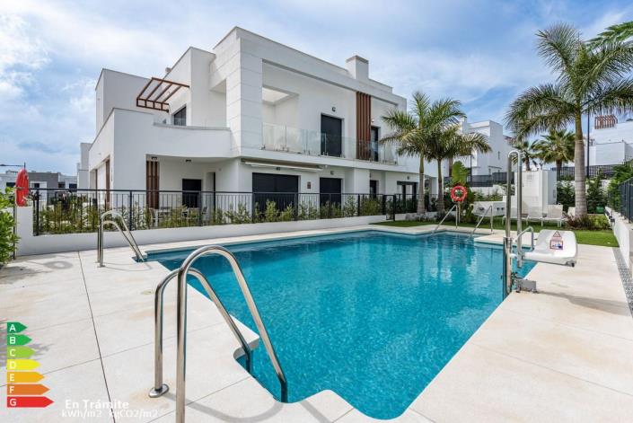 Image No.1-3 Bed Townhouse for sale