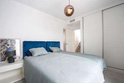 Image No.20-3 Bed Townhouse for sale