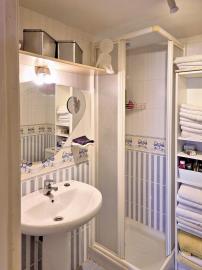 10-bb915d1cb19341576dcdc994b81ab9c5