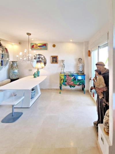 Image No.53-3 Bed Apartment for sale