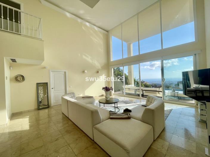 Image No.11-3 Bed Villa / Detached for sale