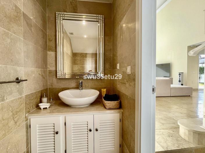 Image No.30-3 Bed Villa / Detached for sale