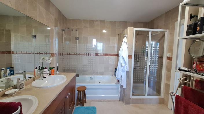 Image No.9-4 Bed Townhouse for sale