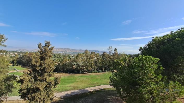 Image No.20-4 Bed Townhouse for sale