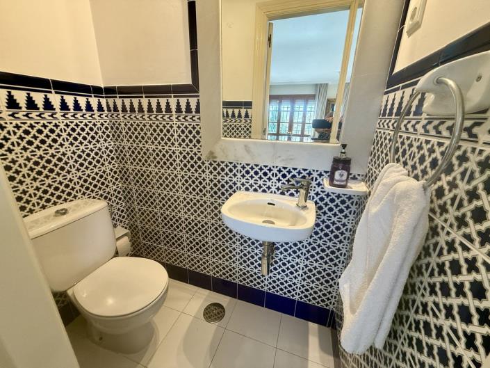 Image No.18-2 Bed Townhouse for sale