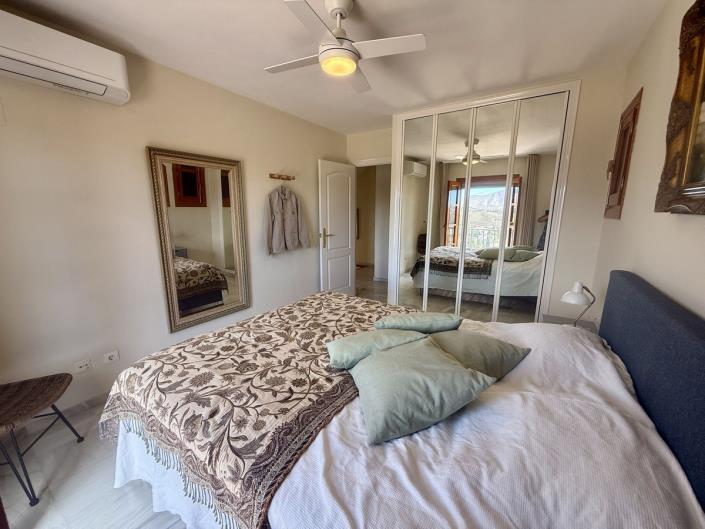 Image No.21-2 Bed Townhouse for sale