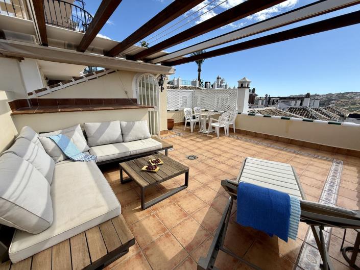 Image No.33-2 Bed Townhouse for sale