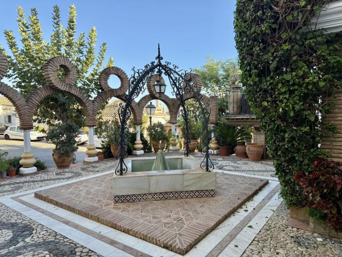 Image No.37-2 Bed Townhouse for sale