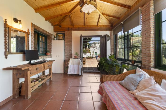 Image No.9-5 Bed Villa / Detached for sale