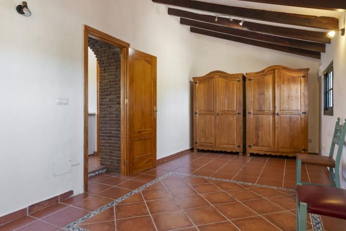 Image No.18-5 Bed Villa / Detached for sale